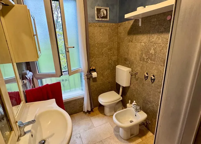 With Private Bathroom And Terrace In Accommodatie bij particulieren *